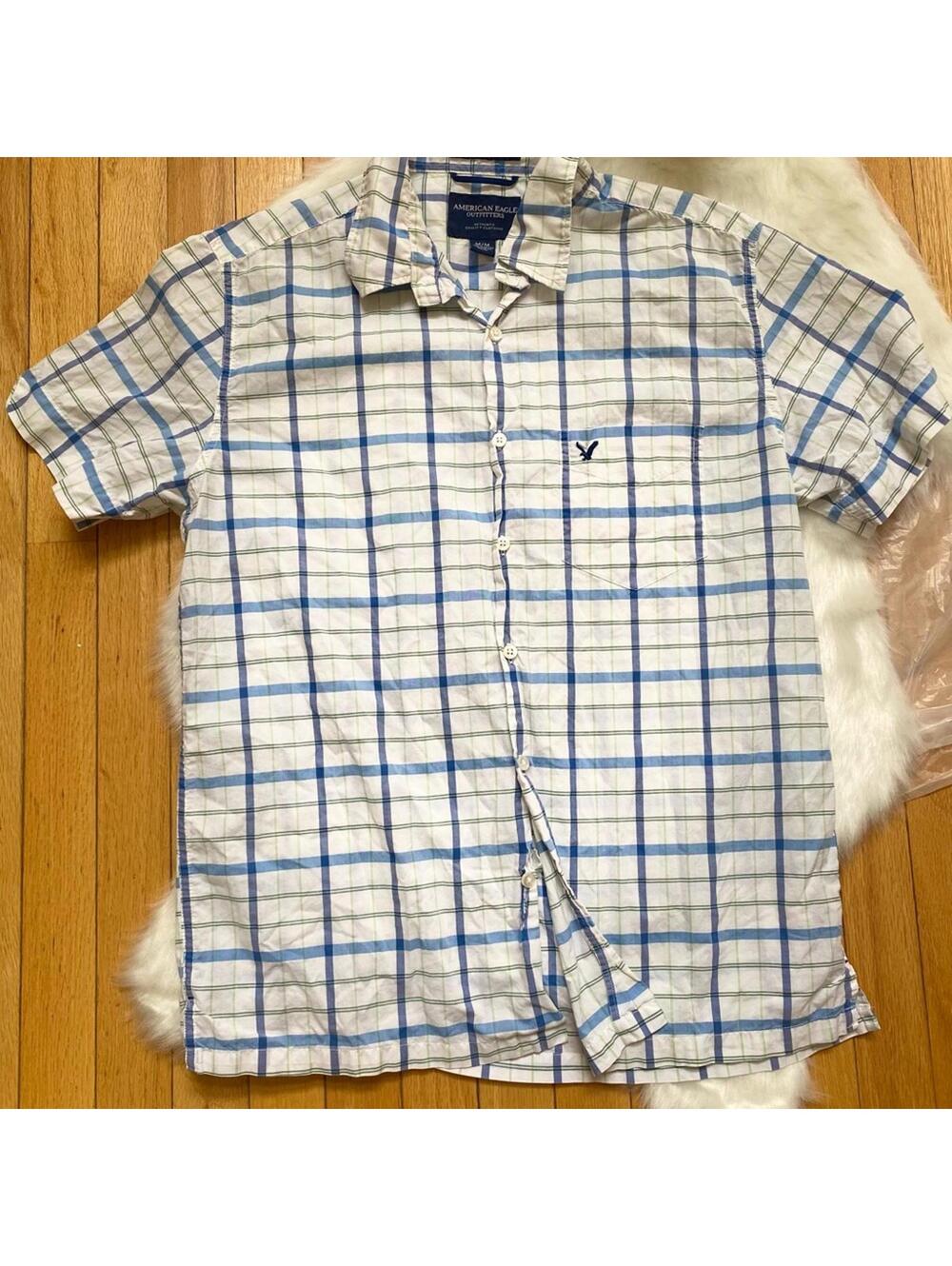 American Eagle Short Sleeve Plaid Button-Up Shirt Medium